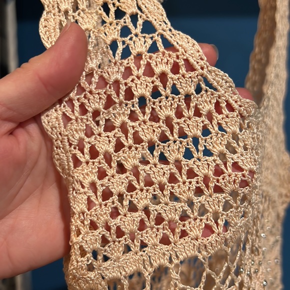Unique and Delicate, light peach color, crocheted top - Picture 5 of 7